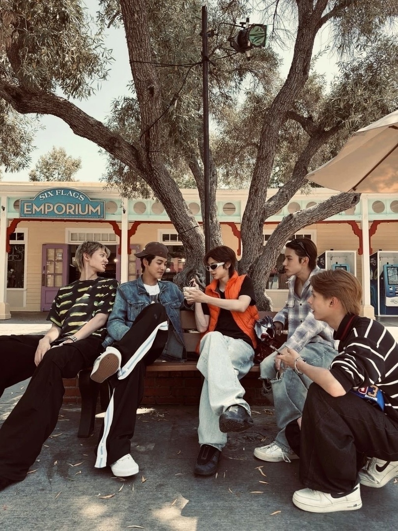 CORTISFESS ─ BASE ON tweet media