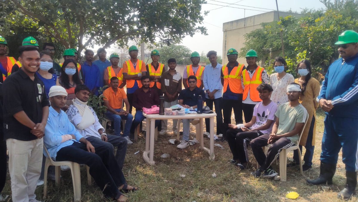 DistrictDahod's tweet photo. યુવા આપદા મિત્ર જિલ્લા નવસારી-14, તાપી-6, ભરુચ-6 ભાઈઓ/બહેનોને તાલીમ અંતર્ગત તા.01/12/2025 ના રોજ ભૂંકપ આવે ત્યારે કેવી રીતે બચાવ કામગીરી કરવી તેના વિશે પ્રેક્ટિકલ જાણકારી આપી.@CollectorDahod @infodahodgog https://t.co/ZnNtOkuOka