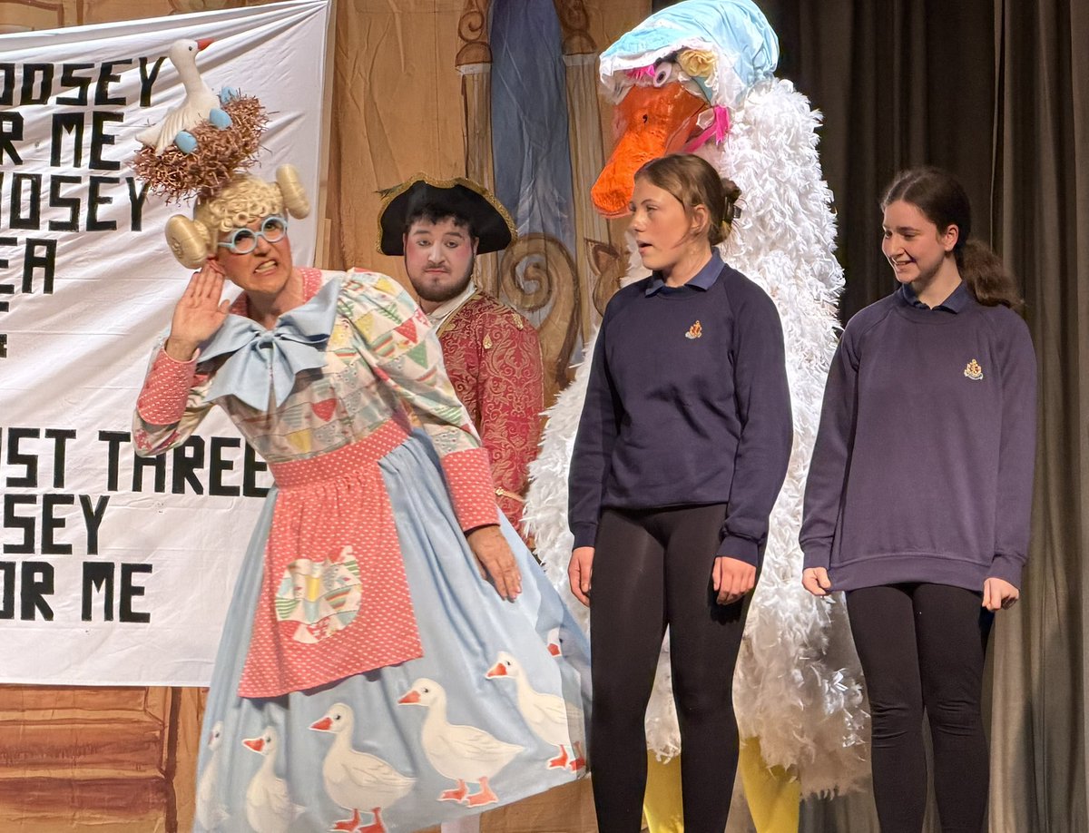 5thHullBB's tweet photo. We had great fun @hessletheatre panto last night, even making it onto the stage with very little encouragement needed @theboysbrigade https://t.co/bUY6LgY086