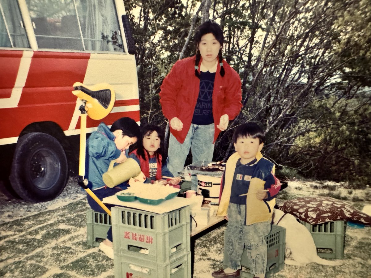 takuya_DPH's tweet photo. 置き場所もないのに、父はバスを買った。
巻き起こる夫婦喧嘩。
あの頃はわけがわかってなかったけれど、
今なら少しわかる。
父は「金」より、「夢」を選んだんだ。

#カーアンドライフ https://t.co/sLR6j9bjcn