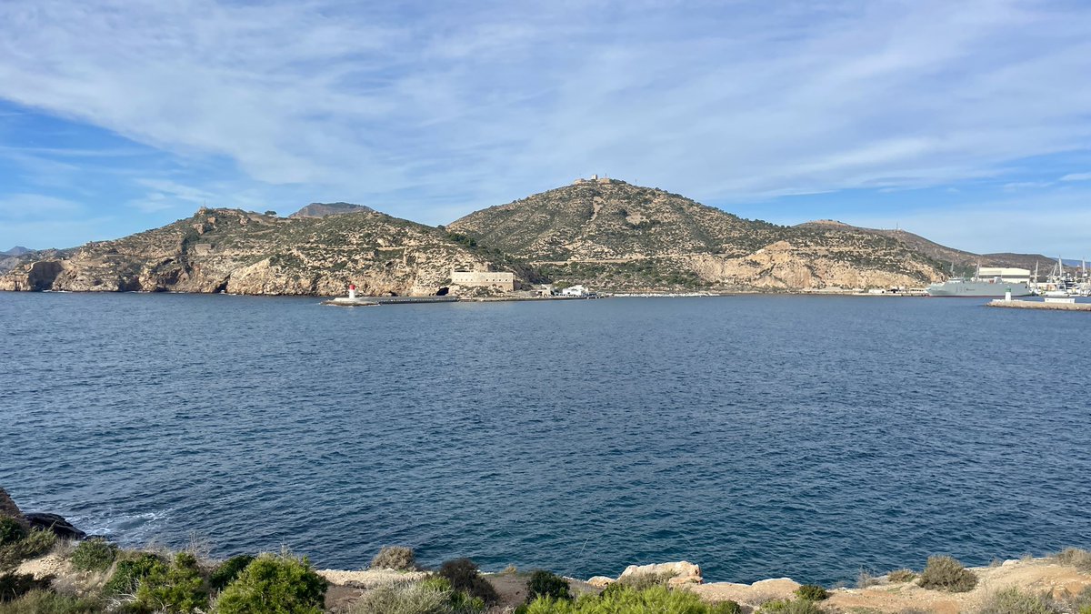 blete's tweet photo. Hoy 13,5K, 3 series de 3000 a ritmo cómodo.
Salir a correr con estas vistas. No te pido que me lo mejores, solo iguálamelo
#Cartagena #CalaCortina #Podadera #Fajardo #galeras #LaCurra
#WhatElse
Por si hoy aún no habéis visto el mar https://t.co/DzzXmuwOJE