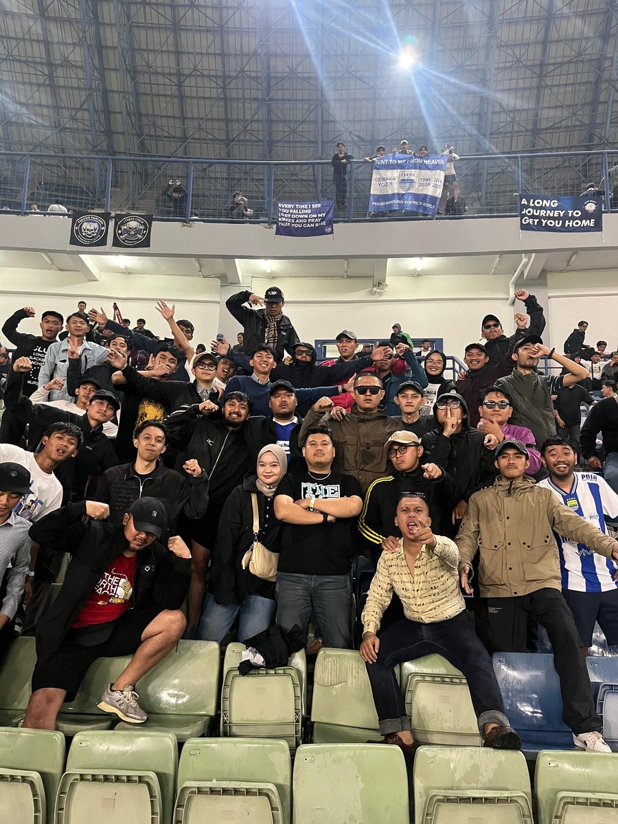 Terimakasih untuk kalian yg sudah ikut menyisihkan sebagian rejekinya, semoga 𝐀𝐥𝐥𝐚𝐡 balas dengan yg lebih. Aamiin 

#PrayForSumatera 
#Bobotoh