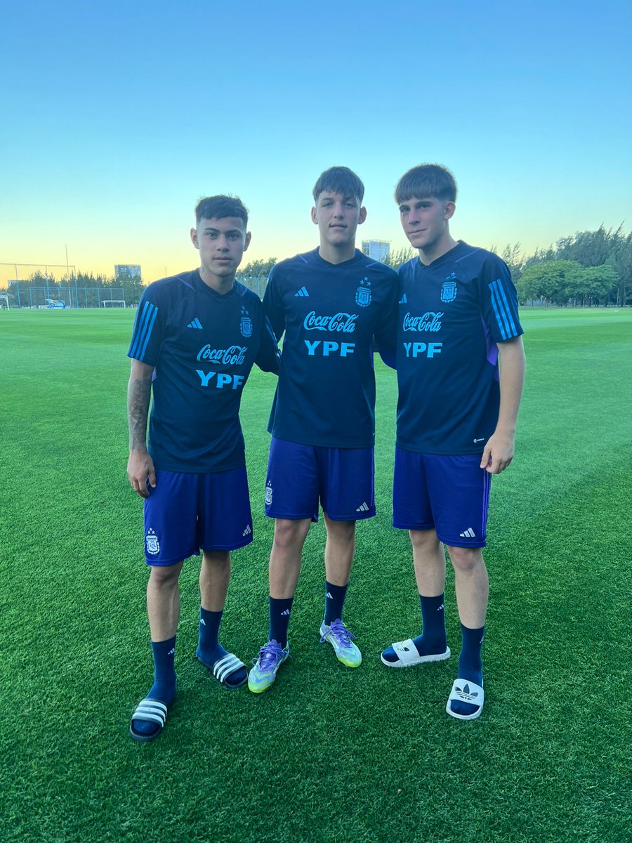 #AAAJ 🇦🇷 Valentín Reigia, Ramiro Passalacqua, Alan Alcaraz, de la Séptima división, fueron convocados a la Selección sub 16 que se entrena para participar de la  Copa UC.

🇨🇱 Bastian Vilchez y Baruc Basaez, también de la Séptima división, están entrenando con su selección.