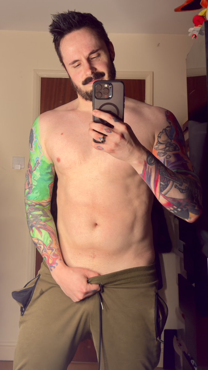 Gym sesh 209. 

Still a long way from where I wanna be, but slow progress is still progress!