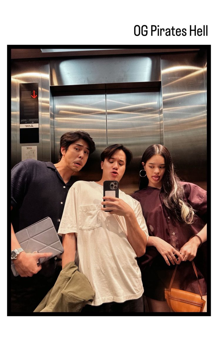 ploypat__'s tweet image. การค่อยๆ เล่าความสัมพันธ์ของสามหัวหลักค่อยๆเชื่อมกันไว้ด้วยบางสิ่ง คือดีงามวางมาแบบค่อยๆ บีบหัวใจมร ep.8
#สาธุ2 #สาธุNetflix