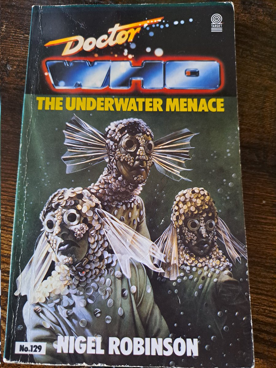 £2 charity shop find! Slightly sunbleached spine, but still worth it for that price.