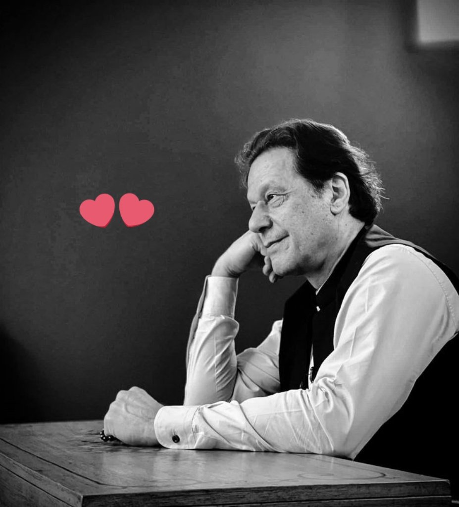 ٹرینڈ الرٹ 🚨

انصافینز سب یہ ٹرینڈ #قومی_نشہ_عشق_عمرانیہ شروع کریں اور بتا دیں مخالفین کو کہ اس وقت عمران احمد خان نیازی قوم کی رگوں میں خون بن کر دوڑ رہے ہیں۔
 عمران خان سیکورٹی رسک نہیں بلکہ ایک محب وطن قومی لیڈر اور اس قوم کی جان ہے