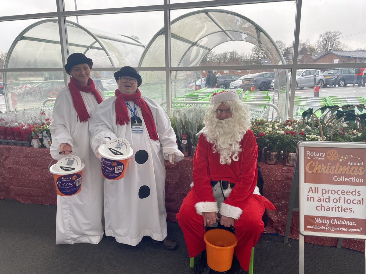 ⁦<a href="/AsdaBolton/">Community Champion</a>⁩ ⁦<a href="/AsdaCommunity/">Asda Community Team</a>⁩ ⁦<a href="/TurtonRotary/">Rotary Club of Turton ⚙️ Bolton - England 🇬🇧</a>⁩ #Its beginning to look a lot like Christmas ! #collection in store today ! #please come down and meet #Santa and his #magical #helpers !
