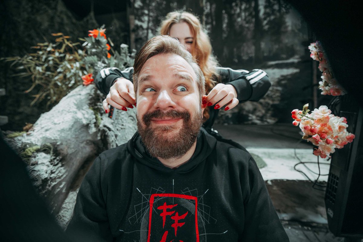 friendlyfireexe's tweet image. Einschalten, sonst gibt's was auf die Ohren. Wir sind LIVE! 

twitch.tv/gronkh 

 #friendlyfire11