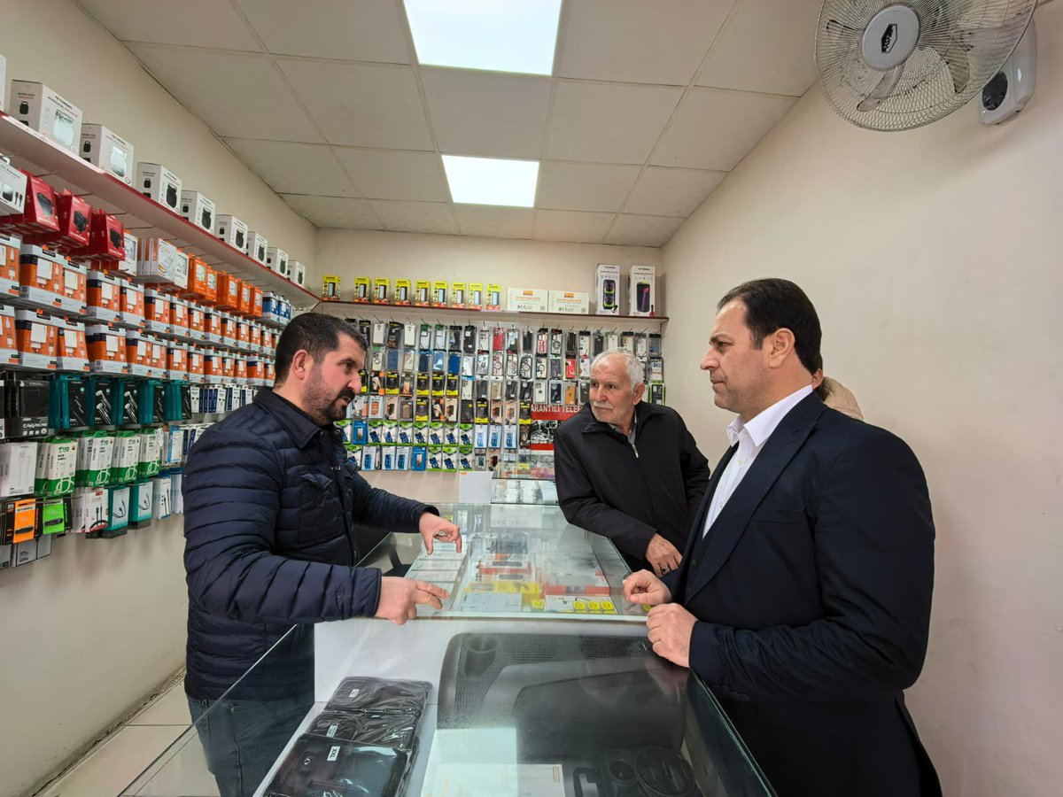📍İzollu Bozan Bey Caddesi Esnaf Ziyareti 

İlçe Başkanımız Selahaddin Eyyüb Toprak, Gençlik Kolları Başkan Yardımcımız ile birlikte İzollu Bozan Bey Caddesi’nde esnaf ziyareti gerçekleştirdi.

Hemşehrilerimizin talep ve önerilerini dinleyerek Cumhurbaşkanımız Sayın Recep Tayyip