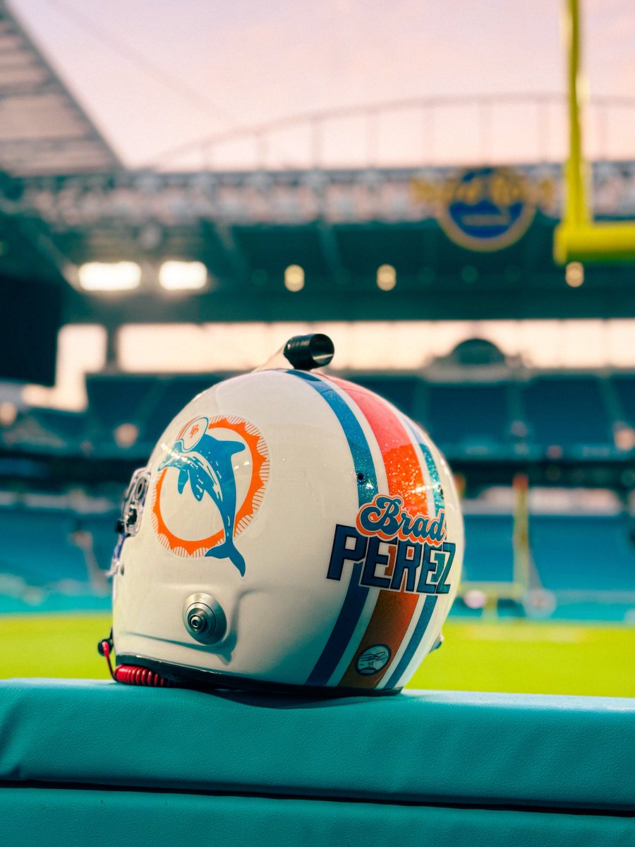 bradxperez's tweet image. the @MiamiDolphins lid has made it to the promised land
