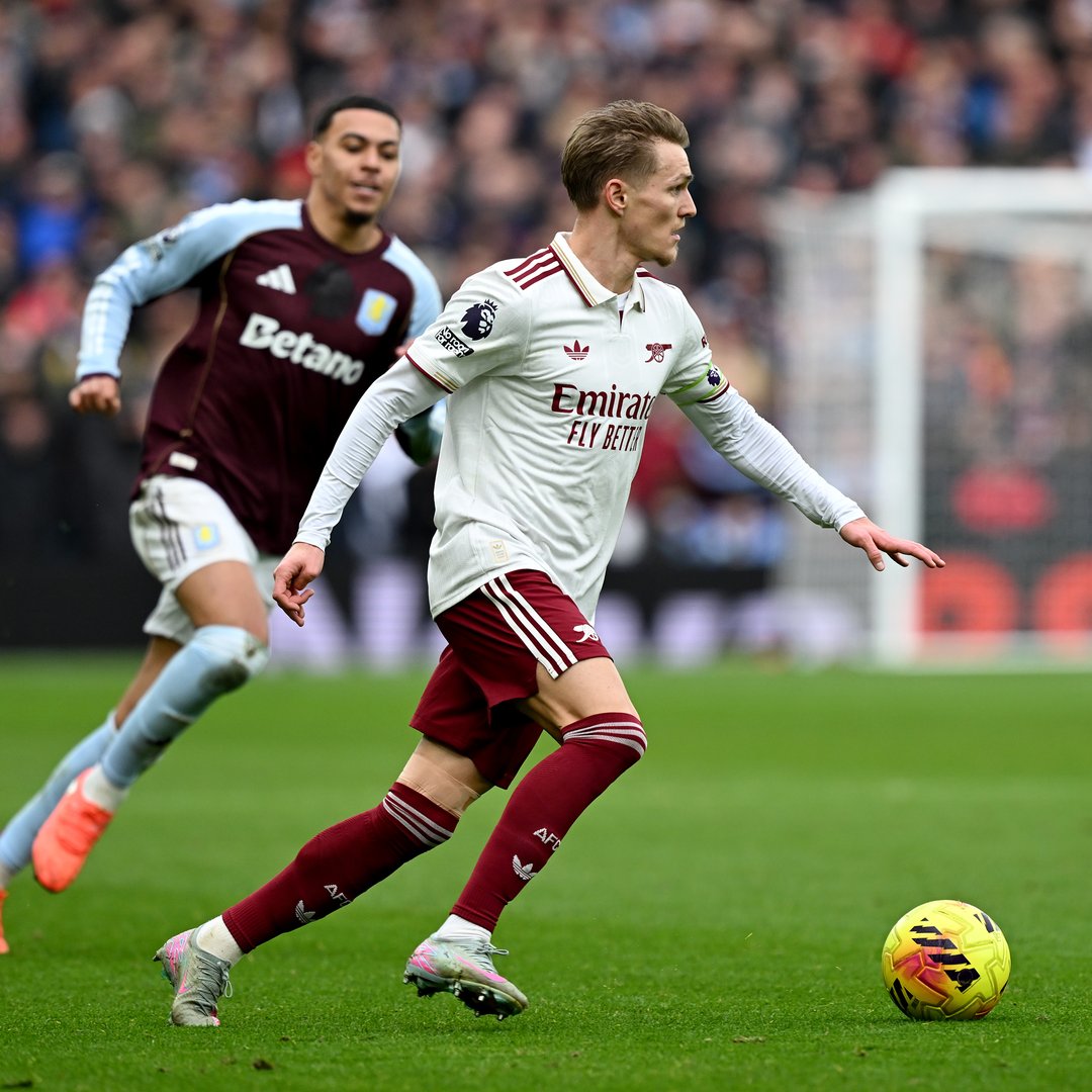 Half an hour into proceedings at Villa Park… ⏱️

◾️ Odegaard tests Martinez with a low effort
◾️ Raya denies Watkins from close range
◾️ Eze’s goal is ruled out for offside in the build-up

Let’s keep pushing, Gunners 👊

🟣 0-0 ⚪️ (32)