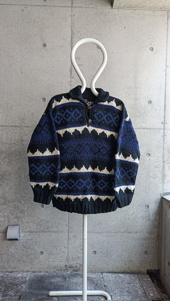 now online store update】 . vintage black blue Ecuador knit