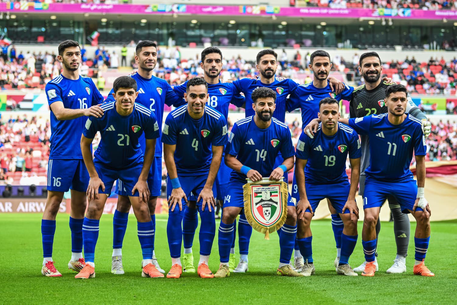 خسارة الأزرق أمام الأردن 3-1 تعقّد موقف الكويت في كأس العرب.. تقدم الأردن بهدف مبكر، وأضاف الثاني مطلع الشوط الثاني قبل إلغاء هدف ثالث للتسلل، فيما قلص يوسف ناصر الفارق ثم عاد النشامى وسجلوا الثالث من ركلة جزاء.. الأردن يحسم التأهل والكويت تنتظر حسابات الجولة الأخيرة 