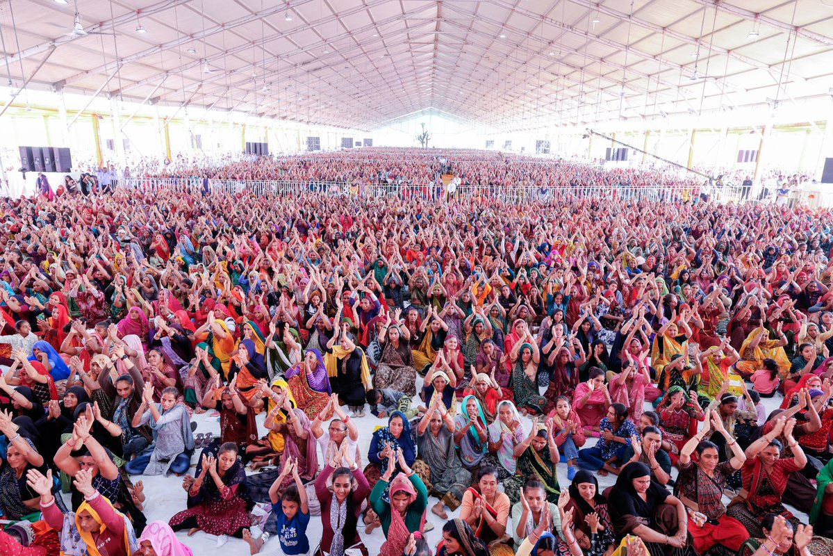 AmitShah's tweet image. આજરોજ ગુજરાતમાં બનાસ ડેરીના નવનિર્મિત BIO-CNG તથા ફર્ટિલાઇઝર પ્લાન્ટનું વર્ચ્યુઅલ ઉદ્ઘાટન તેમજ પાવડર પ્લાન્ટ અને શિશુ-આહાર પ્લાન્ટનો વર્ચ્યુઅલ શિલાન્યાસ કર્યો. આ સાથે જ ડેરી સેક્ટર સાથે સંકળાયેલી મહિલાઓ સાથે સંવાદ સાધી તેમના પ્રતિભાવ મેળવ્યા. 

સમગ્ર પહેલ ડેરી પ્રોડક્ટ્સ, બાળકોના…