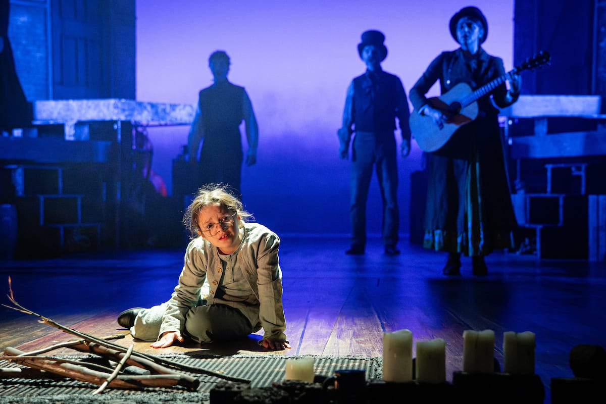 Fagin's boys are back pickin' festive pockets in #OliverTwist in a seasonal . . . twist . . . <a href="/derbytheatre/">Derby Theatre</a> as Dickens' classic brings home the harsh realities of poverty and crime . . . with a seasonal happy ending to lift spirits &amp; banish winter gloom. behindthearras.com/Reviewspr/2025…