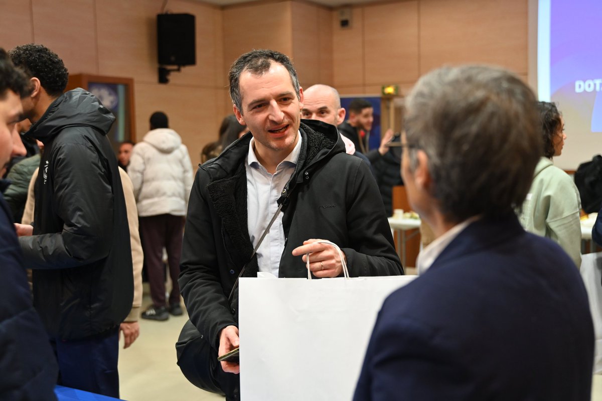 𝑫𝑶𝑻𝑨𝑻𝑰𝑶𝑵𝑺 𝑨𝑹𝑩𝑰𝑻𝑹𝑬𝑺 𝑺𝑬𝑵𝑰𝑶𝑹𝑺

La remise de dotations aux arbitres des catégories Seniors avait lieu ce vendredi soir au siège de la LPIFF.

Merci à tous les arbitres présents ce vendredi !