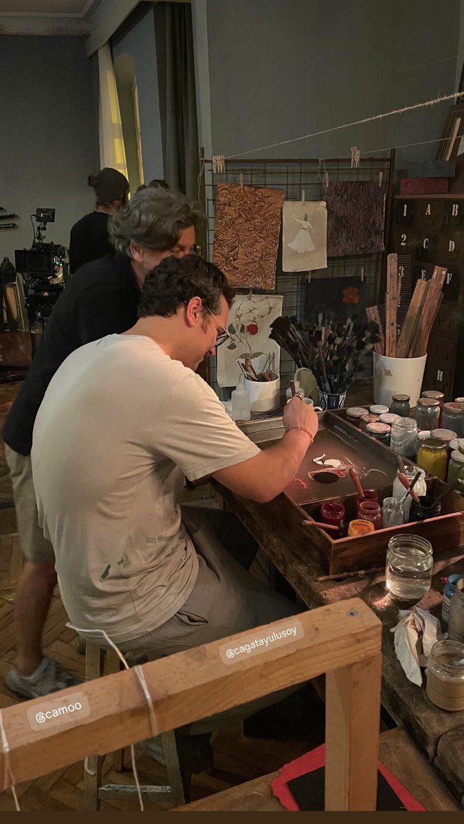 cagatayyfanclub's tweet photo. Çağatay Ulusoy ve Can Ulkay #Uykucu setinden. https://t.co/8Ruox7YRnJ