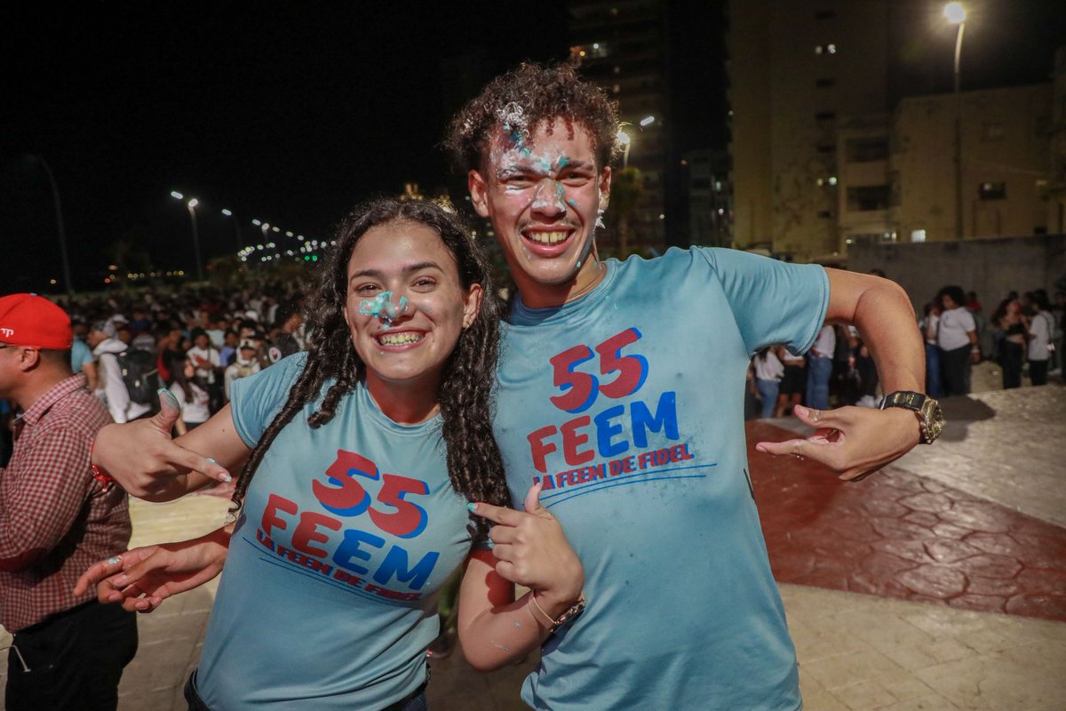 Que este aniversario 55 encuentre a la <a href="/feemdecuba/">@FEEMdeCUBA</a> más unida, más activa y más comprometida que nunca. Recuerden siempre lo que les pidió #Fidel, su fundador: : "Una sola orden y para el futuro: Cuiden siempre esta Revolución". Reciban el abrazo eterno de su <a href="/UJCdeCuba/">UJC de Cuba</a>.