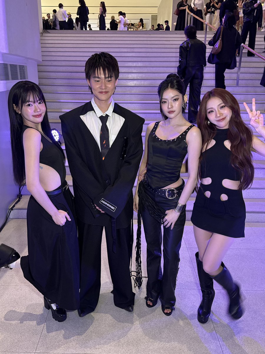 YourMOOD tweet media