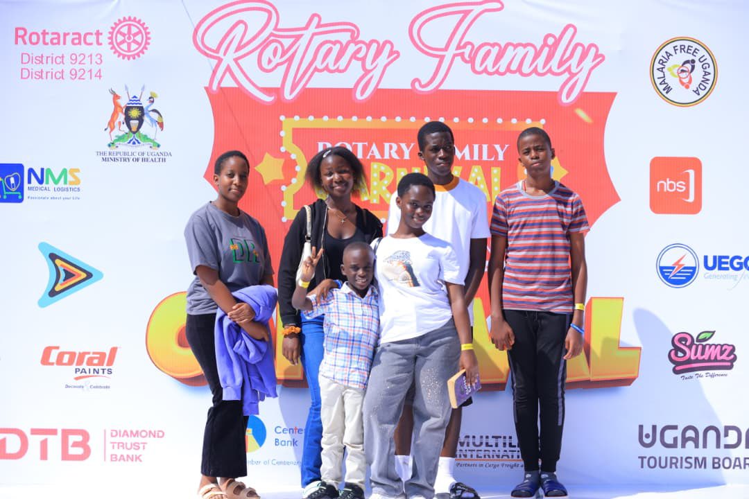 Family Carnival tweet media