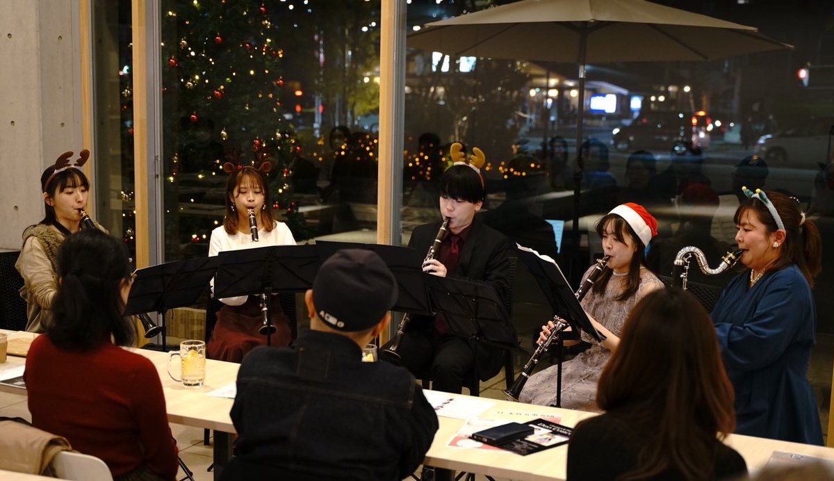 kskbcl's tweet photo. クリスマスコンサート終演しました！
去年に引き続きブルーミーズさんにて🎄
お越しいただきました皆様ありがとうございました✨ https://t.co/UGtLIPP1sa