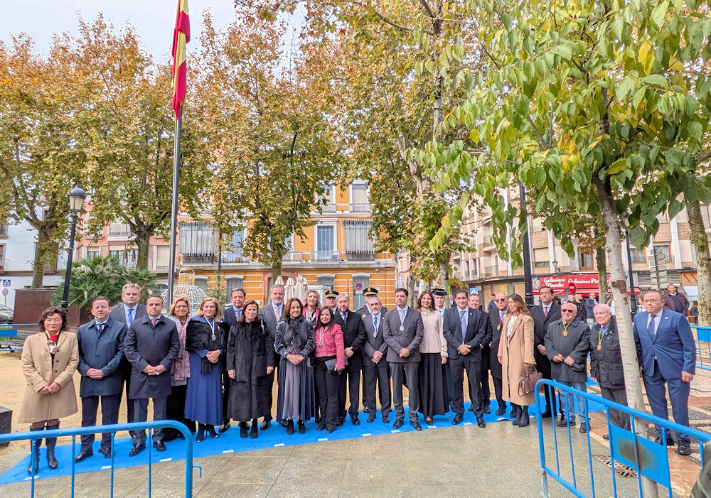 El Ayuntamiento de Lucena celebra el 47º aniversario de la Constitución Española con un acto que ha concluido con el izado de la bandera nacional en el Paseo del Coso surdecordoba.com/lucena/el-ayun…