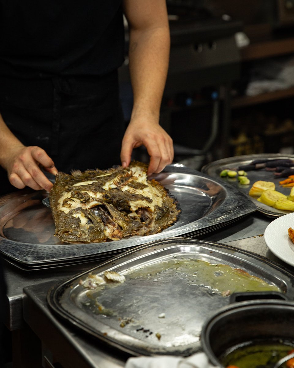 MiramarCambrils's tweet photo. És cap de setmana de pont i potser us venia de gust venir al Miramar a menjar un bon plat de peix, un arrosset o una mariscada… Ens sap greu, us recordem que estem tancats per final de temporada… tot i que ja estem treballant per afrontar el 2026 amb més força que mai! https://t.co/OWo6q40UZA