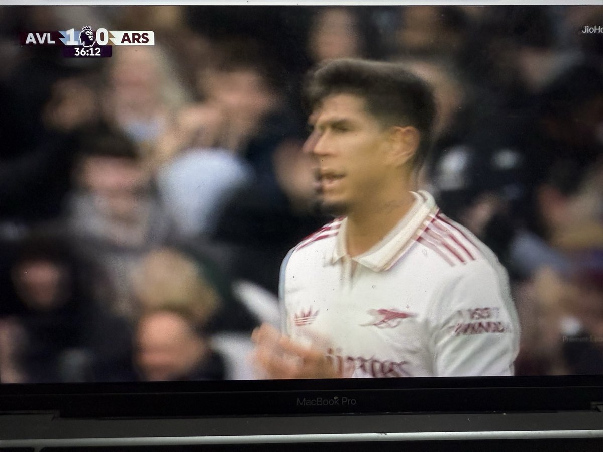 Cash did the impossible for Aston Villa!! What a clean strike!

Aston Villa 1 - 0 Arsenal
#AVLARS #Arsenal