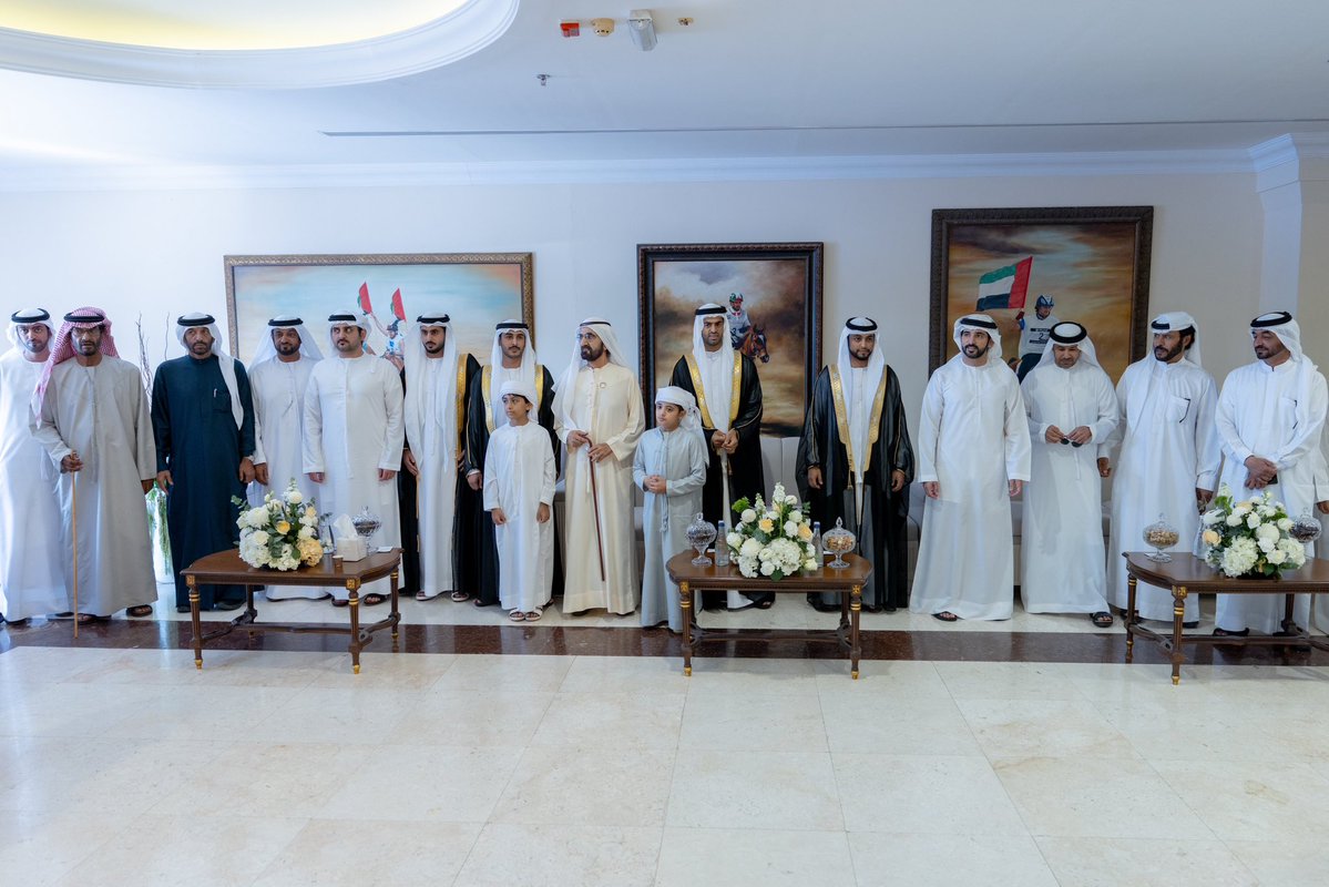 محمد بن راشد، يرافقه حمدان بن محمد ومكتوم بن محمد، يحضر حفل الاستقبال الذي أقامه اليوم في قاعة الرمال بدبي، سالم سعيد بن غديّر وغديّر مطر بن غديّر وحمد ضعيف بن غديّر ومشعان سعيد بن غديّر بمناسبة زفاف أنجالهم مطر سالم سعيد بن غديّر، على كريمة علي عبيد بن غديّر، ومطر غديّر مطر بن