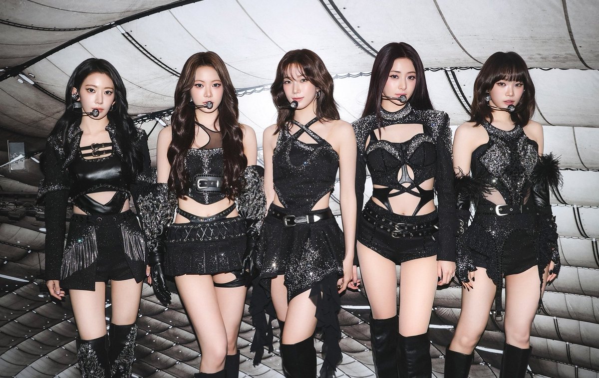 lssfm_news's tweet image. .@le_sserafim has now 2 DAESANGs!

🏆 2024 AAA Performance of the Year
🏆 2025 AAA Music Icon of the Year

CONGRATULATIONS LE SSERAFIM
#LE_SSERAFIM_2ndDaesang