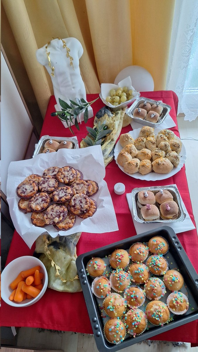 BlueplanetsS's tweet photo. Heute mal ganz römisch #Friendlyfire11 #foodlyfire 

Ich hab so Bock https://t.co/YXDEQKxZw6