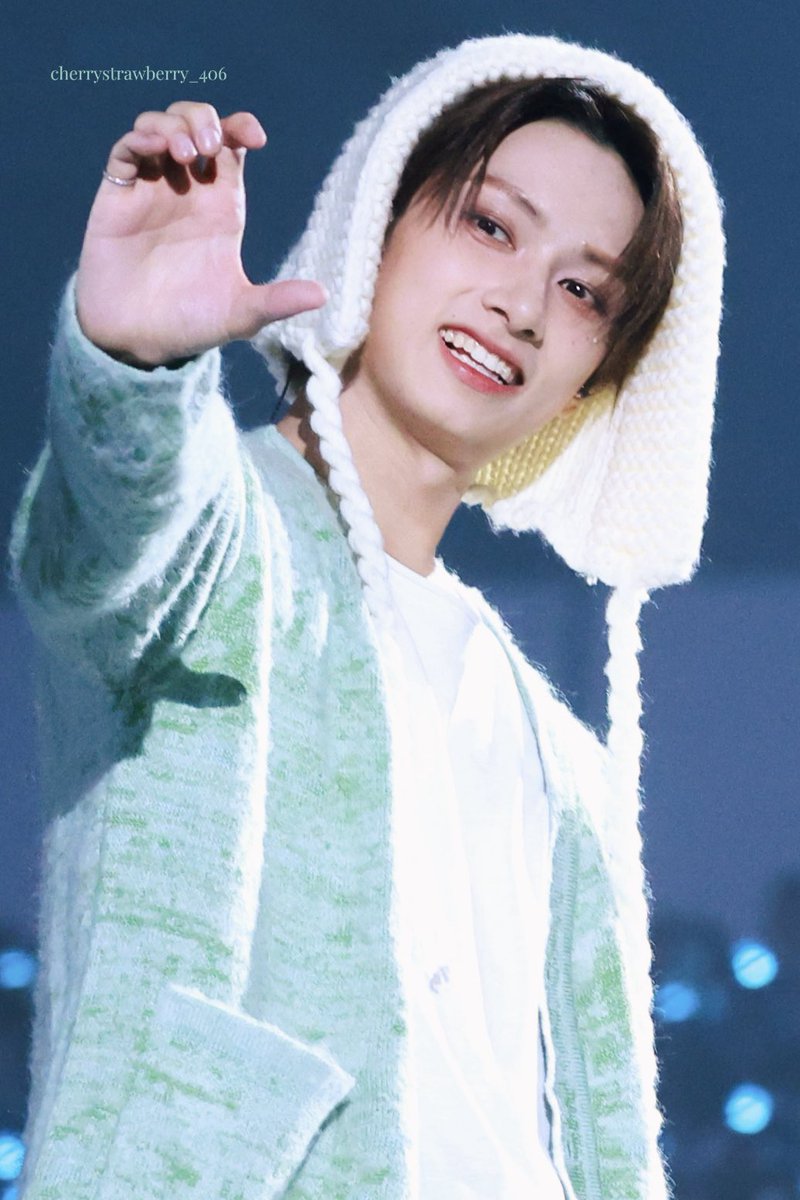 𝒄𝒉𝒆𝒓𝒓𝒚𝒔𝒕𝒓𝒂𝒘𝒃𝒆𝒓𝒓𝒚_406 tweet media