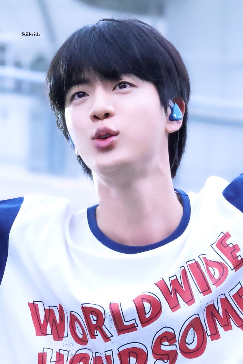 yomyom0303's tweet photo. 석진은 정말 순체급으로 연하남충과 쇼ㅌ충을 만족시켜줌 https://t.co/8yLysrdQsr
