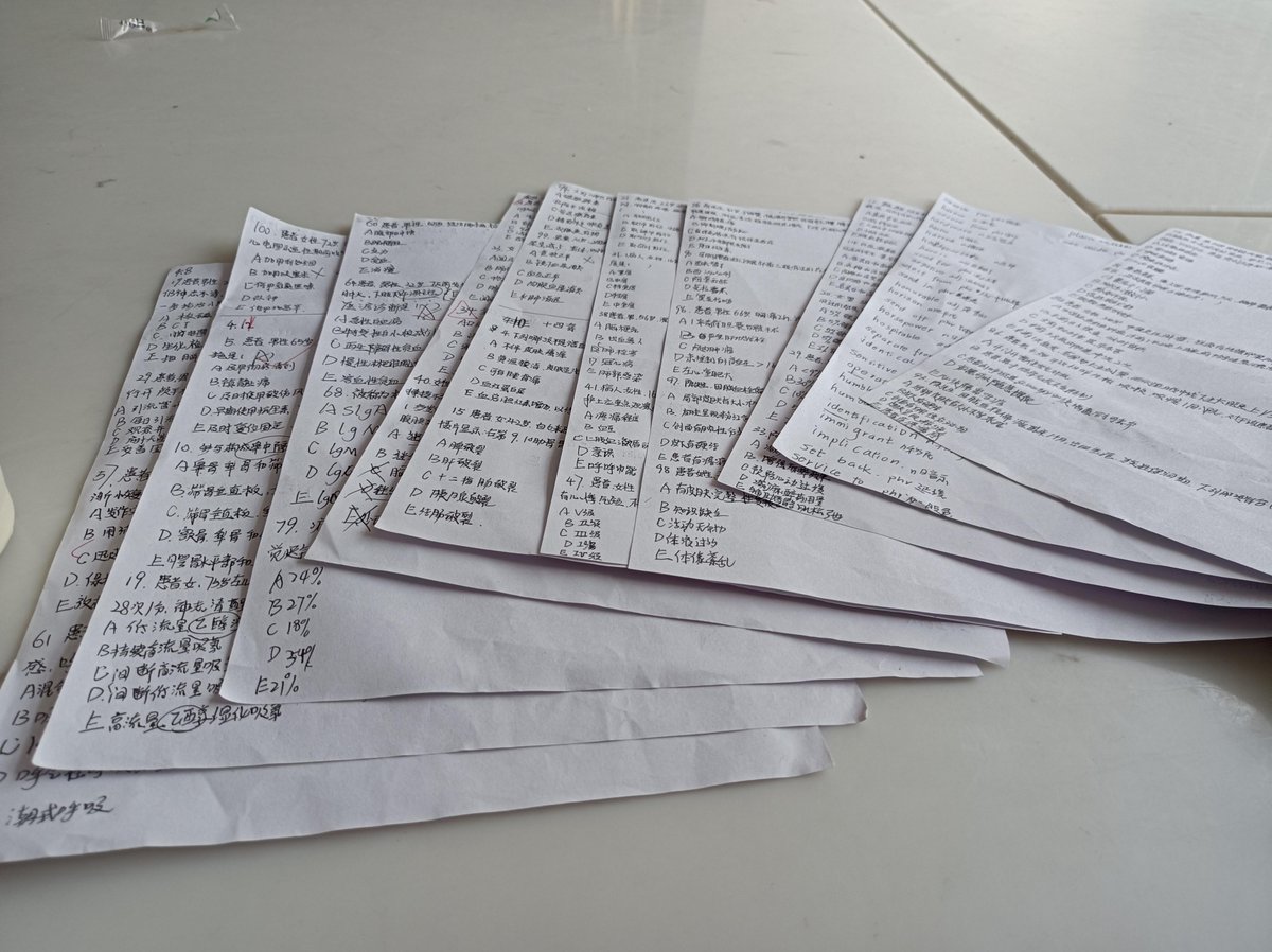 bouargoub2's tweet image. 今天啃完《Python数据分析》第3章，用Pandas练了5个数据清洗小案例，从缺失值填充到异常值处理，终于搞懂`dropna()`和`fillna()`的实际区别啦！明天继续肝第4章~ #学习打卡 #Python学习 #数据分析