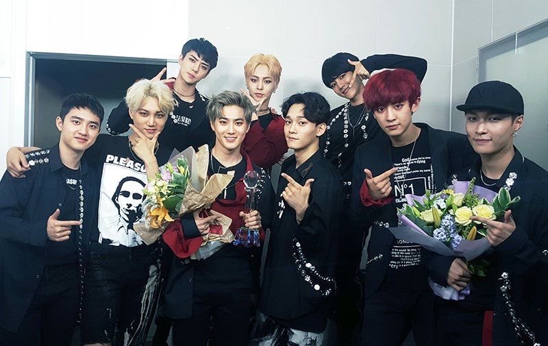 everybody moved on, help i'm still at the restaurant