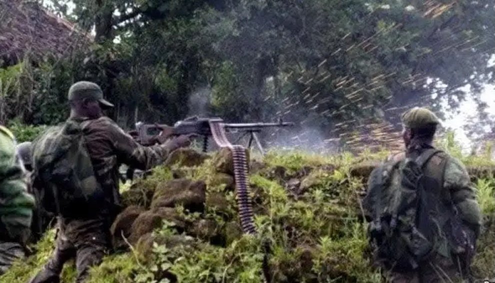 #Ituri: 8 Combattants de la #CRP
ont été tué ce vendredi dans affrontements avec les militaires #FARDC  dans les environs de #Bule en territoire de #Djugu. Ce samedi, des violents combats opposent les #FARDC aux hommes de #Thomas_Lubanga dans cette même région.