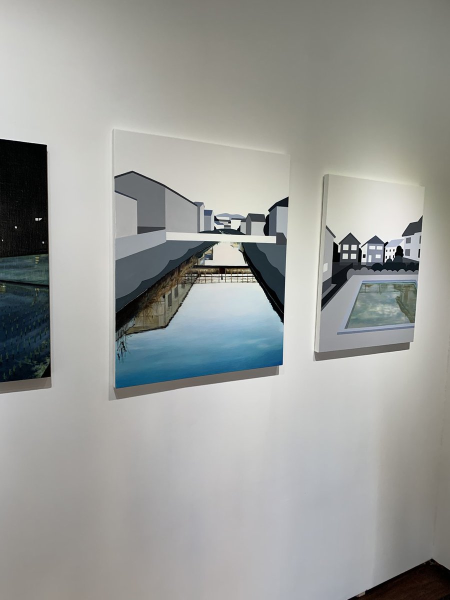 0818_tora's tweet photo. サロンモザイク
オープニングエキシビジョン　中比良真子展　Collection II 観てきました
日常の風景色々な視点、描く力凄いなと思いました
多くの人が観に来ていましたよ https://t.co/WgoX3ytO1w