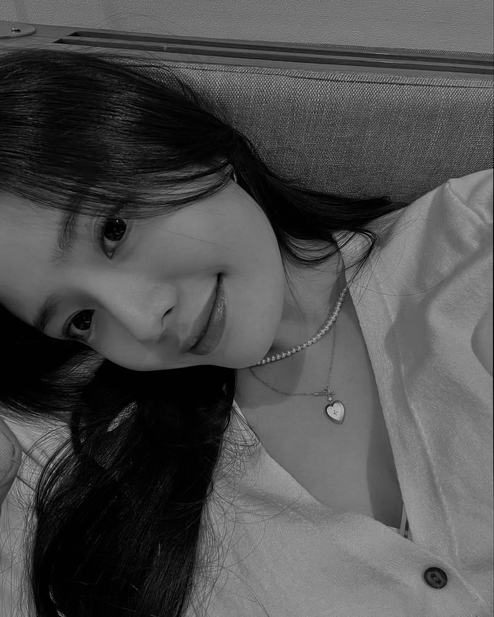 TheSignora's tweet image. ️️

Halo, selamat malam! 

️️