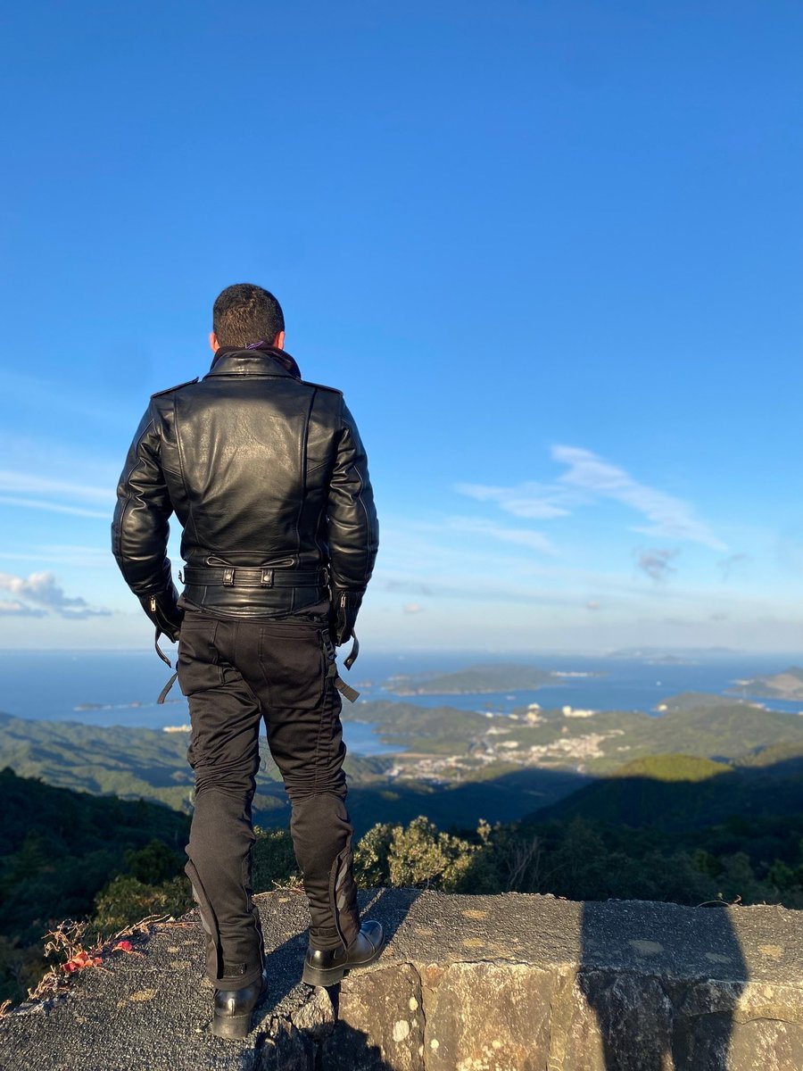 Dain4152's tweet photo. 年齢変わったので
名前：大智
性別 :  男
年齢：27歳
身長：171cm
住み：京都
車種：CB400SB・リード
好き：バイク・アニメ・日本酒・カラオケ
一言：色んな所に行きたい
#バイク好きと繋がりたい
#バイク乗りと繋がりたい https://t.co/Gd1fIUB5l3