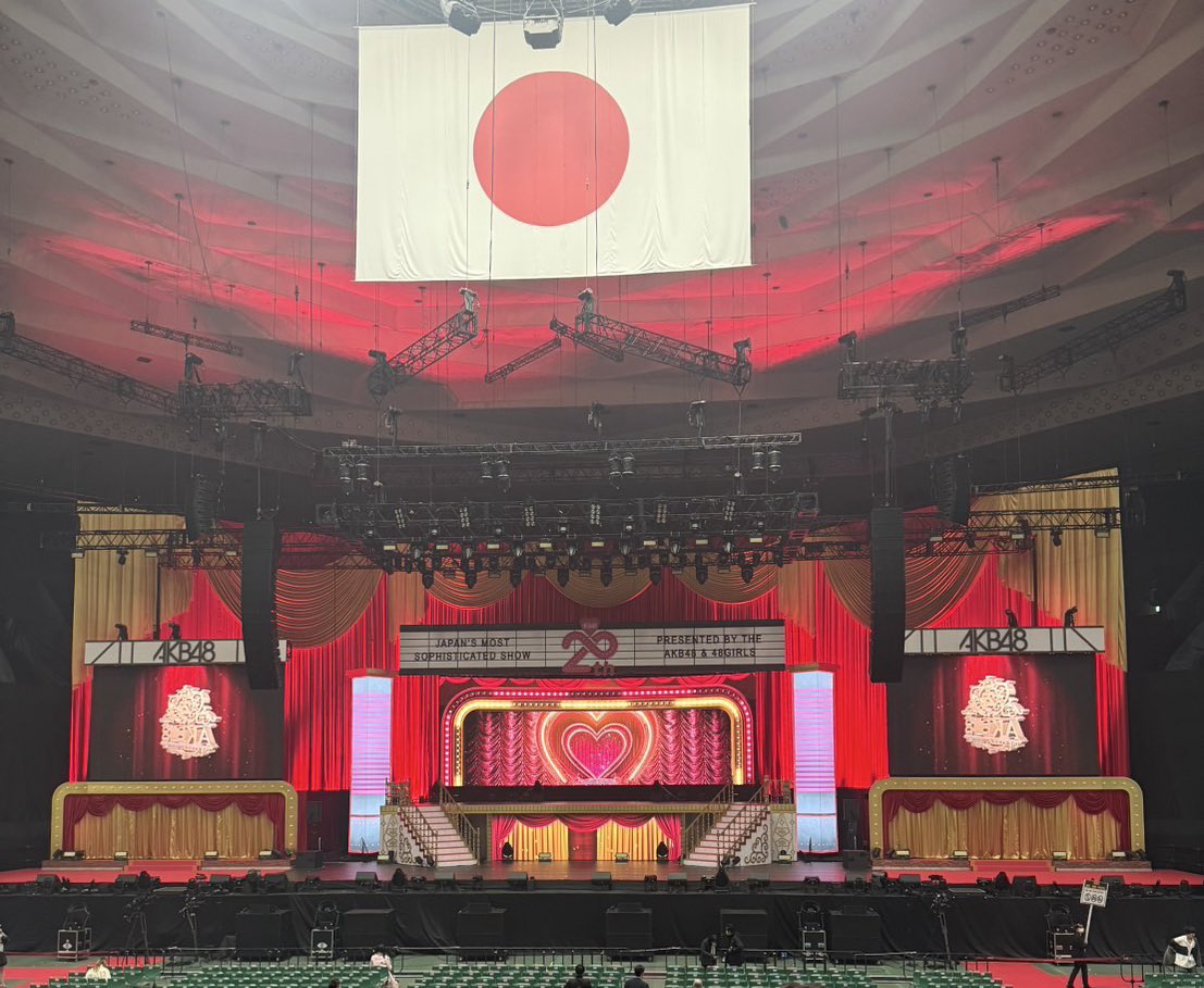 ooyachaaan1228's tweet image. 6日公演終わりました…!!

こんなに素敵なステージに立たせていただけて
ファンのみなさんに会えてまた可愛い衣装を着る事ができて本当に本当にしあわせだった!!

観に来てくださったみなさん、観たいと思ってくれてたみなさんありがとうございました!!
AKBだいすき！！！！

 #AKBは青春ですin武道館