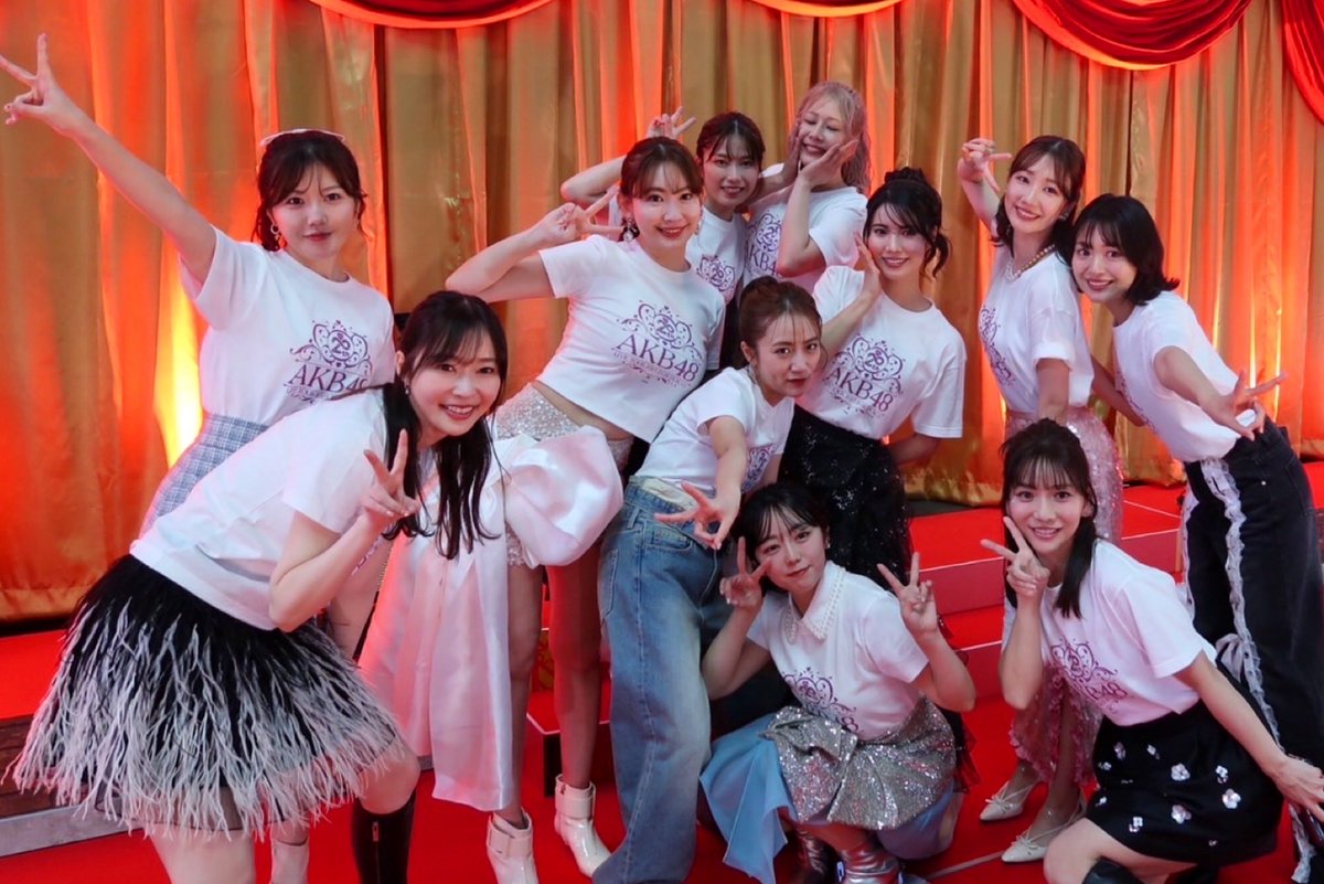 ooyachaaan1228's tweet image. 6日公演終わりました…!!

こんなに素敵なステージに立たせていただけて
ファンのみなさんに会えてまた可愛い衣装を着る事ができて本当に本当にしあわせだった!!

観に来てくださったみなさん、観たいと思ってくれてたみなさんありがとうございました!!
AKBだいすき！！！！

 #AKBは青春ですin武道館