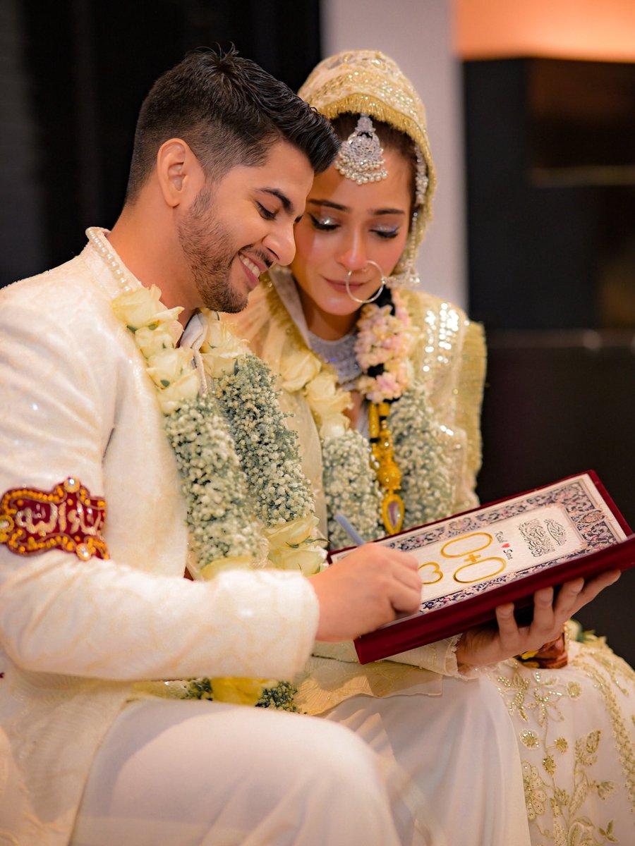 the_fab_app's tweet image. #SaraKhan and #KrishPathak seal their forever in beautiful dual ceremonies, honouring both Hindu and Muslim traditions. A celebration of love, unity, and togetherness... ♥️

#muslimbride #muslimwedding #muslimah #hinduwedding #hindumuslim #tvactress #indianbride #indianwedding