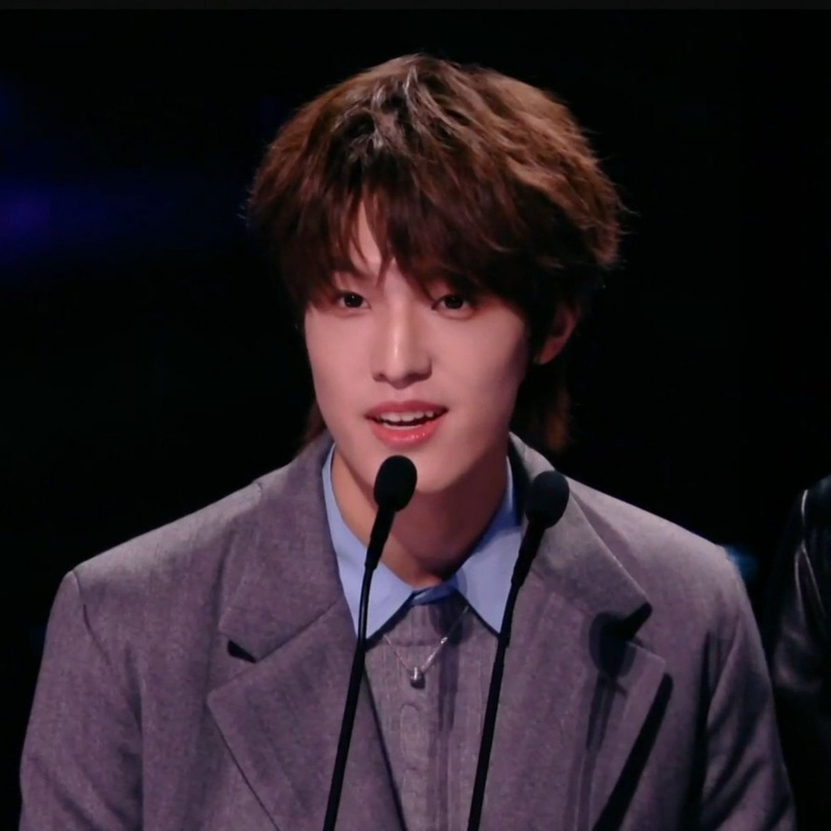 [1st AWARDS] #2025iQIYIScreamingNight
2025.12.06 

ยินดีด้วยกับรางวัลแรกในฐานะศิลปินนะ จางเจ๋ออวี่  แต่รางวัลที่คุณได้รับจากพวกเรามาตั้งนานแล้วนั้นคือความพยายามทั้งหมดที่คุณมี และให้ทำให้พวกเราได้เห็นอย่างจริงใจ สม่ำเสมอ ไม่เคยเปลี่ยนแปลงต่างหาก