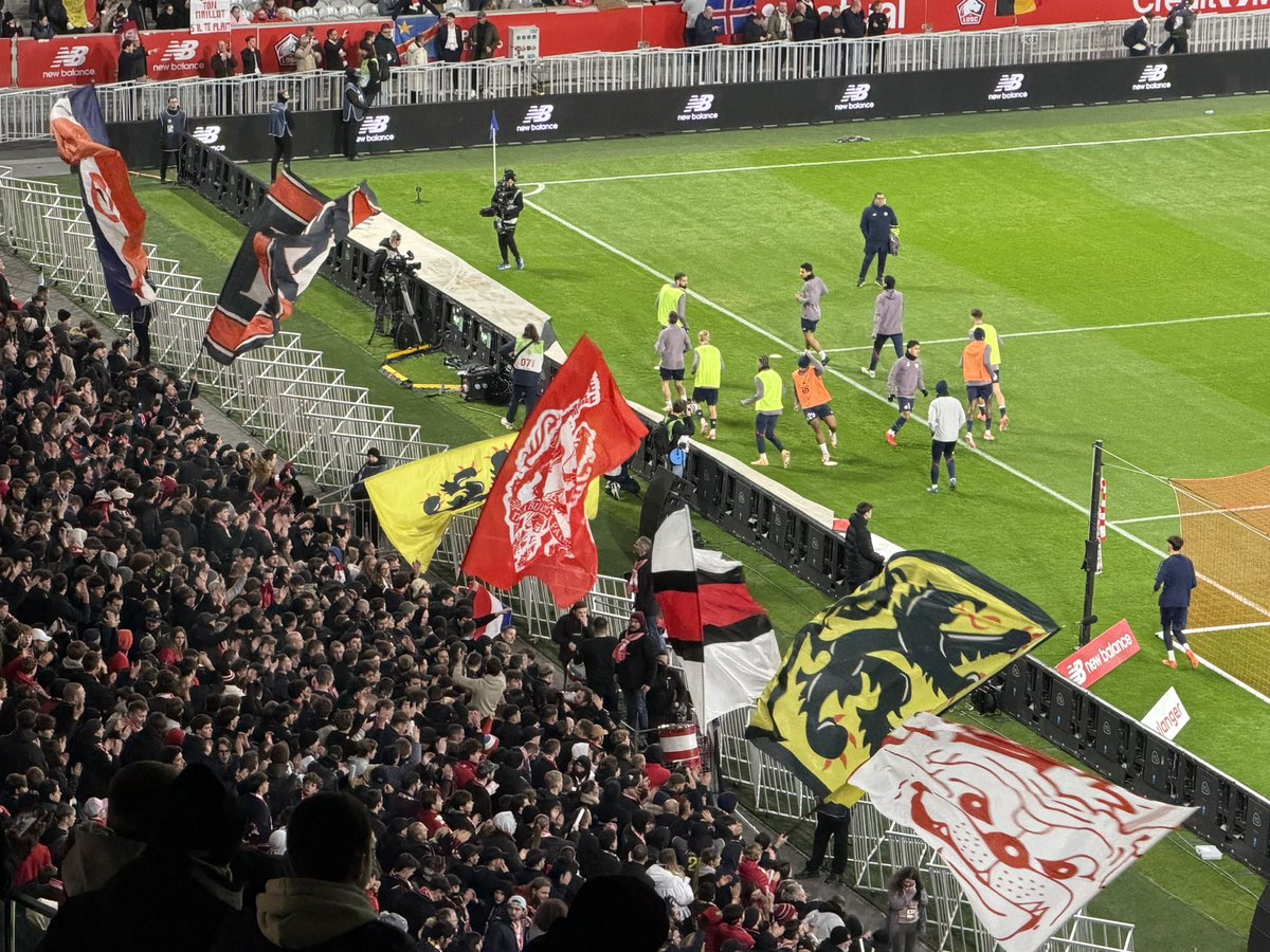 🔥 Lille – Marseille dans un Stade Pierre-Mauroy Sold Out ! 
Tifo et gros craquage en DVE 
#LOSC #OM #Ligue1 #Ambiance #DVE #Tifo