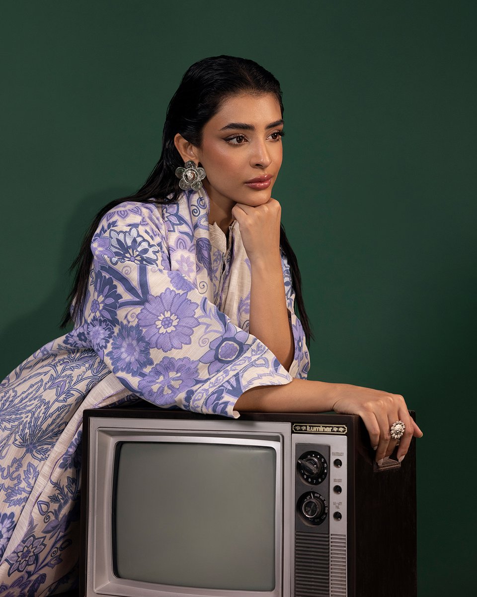 KarachiDressUAE's tweet image. Dreamy tones, daring attitude —
because winter is your season to be iconic.
MAHAY Winter 2025
✨ Coming Soon ✨
#sanasafinazofficial #mahaywinter2025 #winterdrop #designerprints #coolcolorpalette #fashionforward