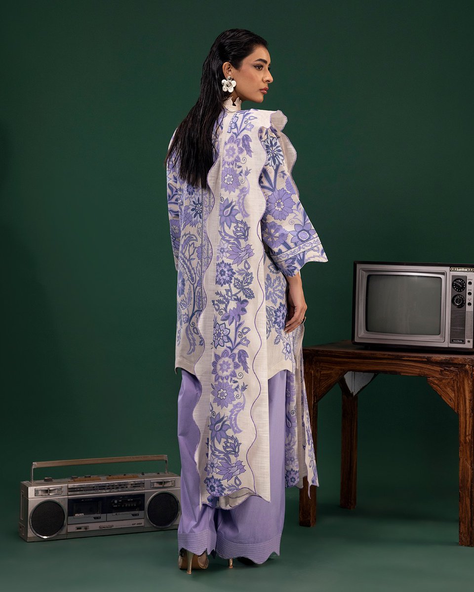 KarachiDressUAE's tweet image. Dreamy tones, daring attitude —
because winter is your season to be iconic.
MAHAY Winter 2025
✨ Coming Soon ✨
#sanasafinazofficial #mahaywinter2025 #winterdrop #designerprints #coolcolorpalette #fashionforward
