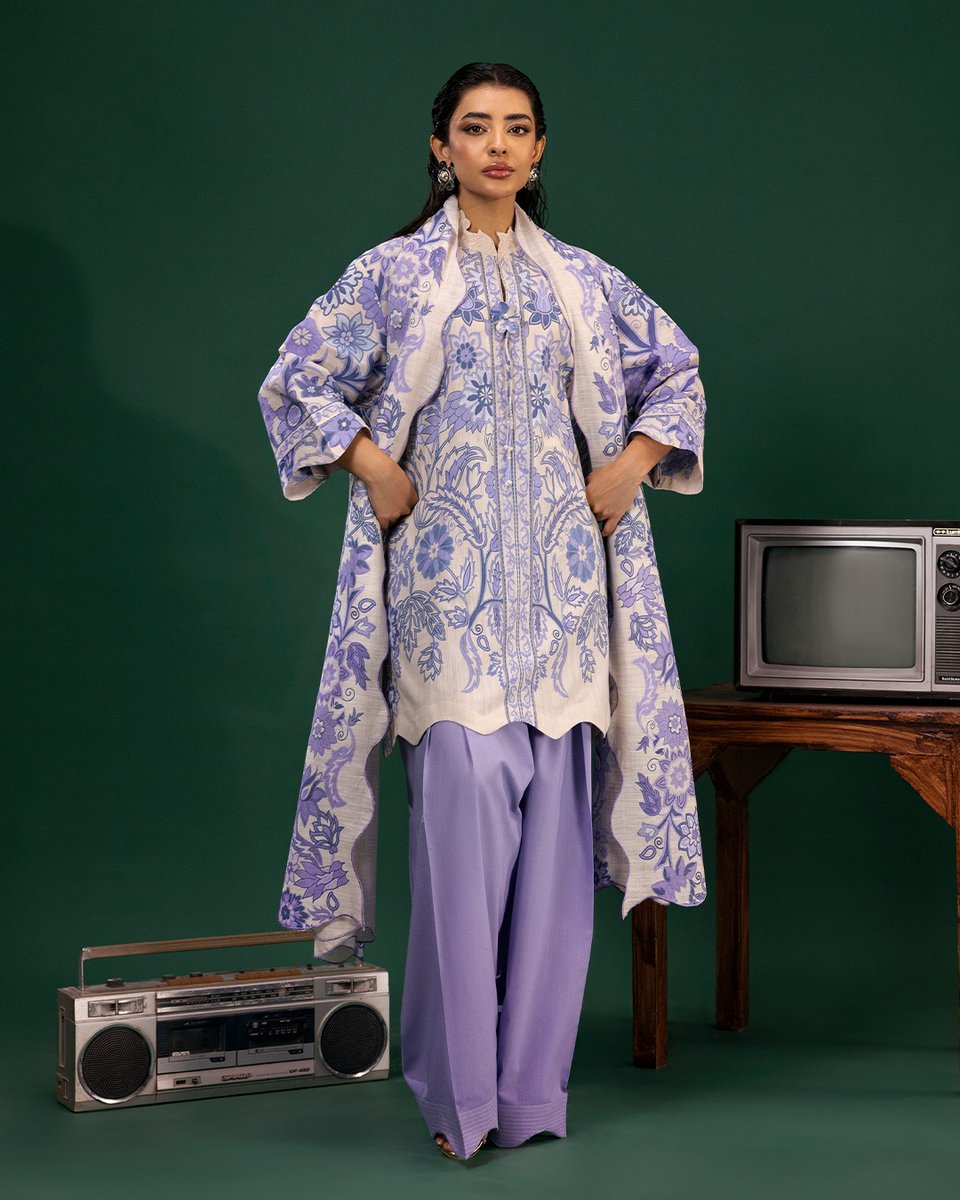 KarachiDressUAE's tweet image. Dreamy tones, daring attitude —
because winter is your season to be iconic.
MAHAY Winter 2025
✨ Coming Soon ✨
#sanasafinazofficial #mahaywinter2025 #winterdrop #designerprints #coolcolorpalette #fashionforward