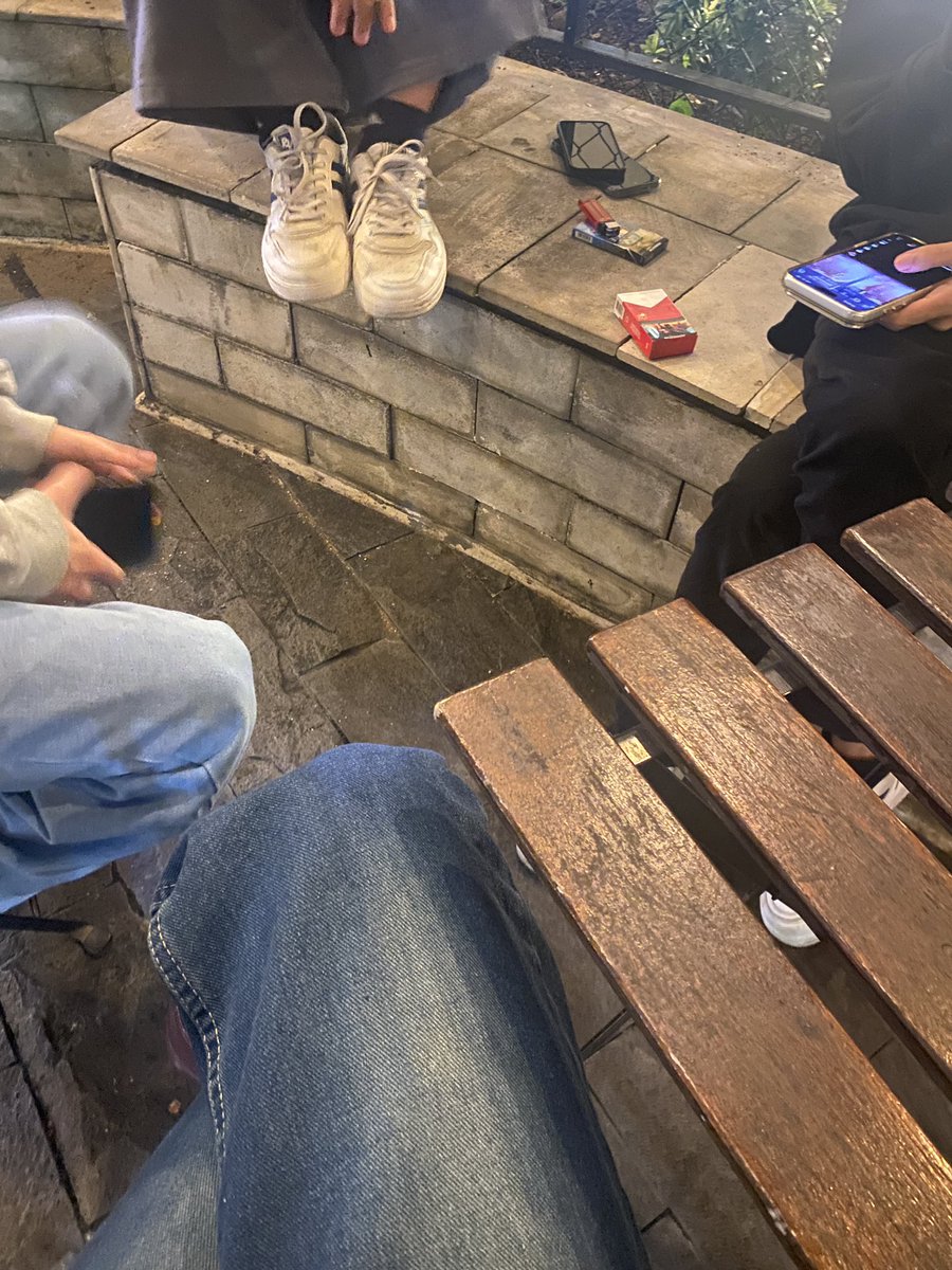 chasteic's tweet image. biasanya dc berempat / berlima sama jola ini nongkrong bjirrr (kurang jola)