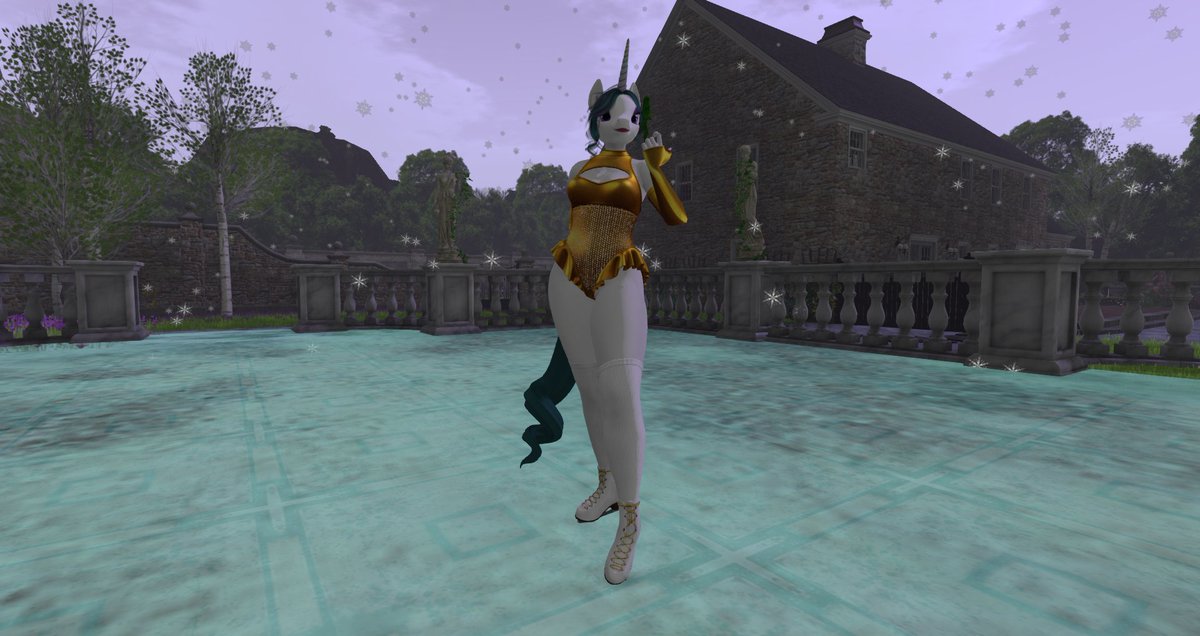 A little bit of festive cheer, and some seasonal relaxation. Gliding along the ice with the cold breeze in my hair. I never got to experience ice skating growing up, but I have rather taken to it. Though, perhaps the outfit was a bad choice... leg warmers and jumper next time!